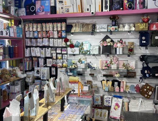 fuchsia gift shop